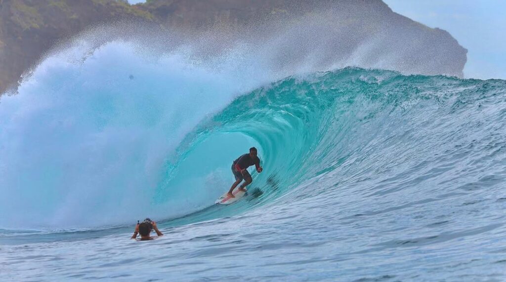 surfing medewi jembrana
